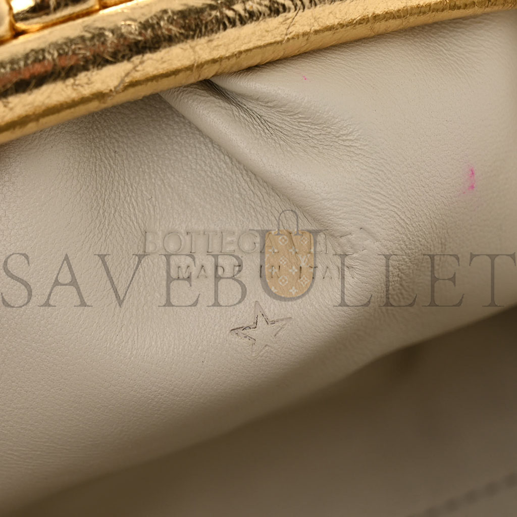 BOTTEGA VENETA METALLIC CRINKLED LAMBSKIN THE MINI POUCH ORO (22*12*6cm)